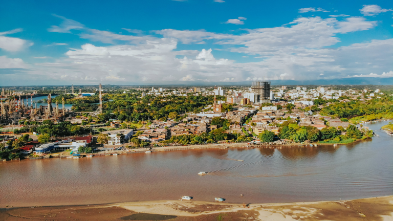 Comerciantes alertan por el deterioro del Muelle de Barrancabermeja y exigen reactivar las obras